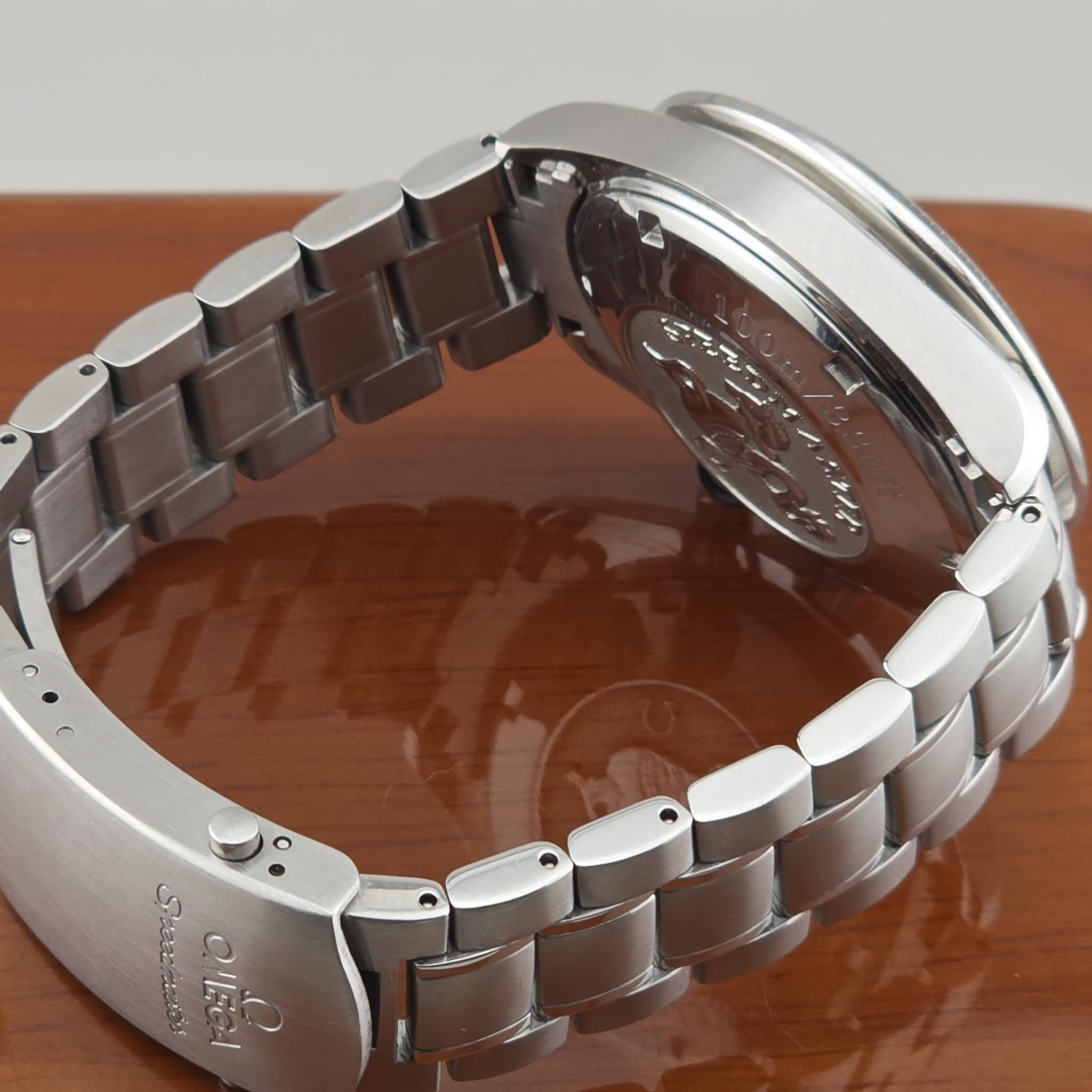 Omega Speedmaster Date Chronograph 40mm Black Dial Steel Ref.3210.50.00 - Image 4