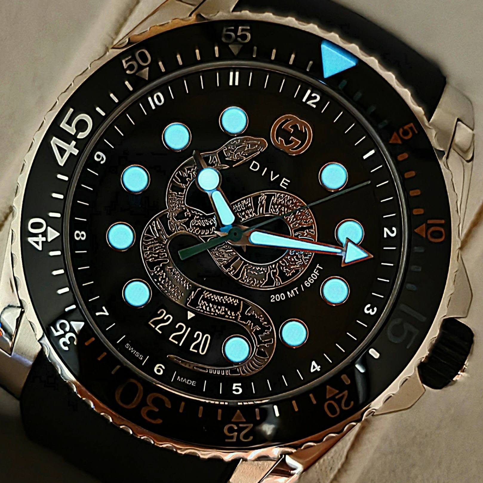 Gucci Dive Snake Black Dial Silver Steel Strap Watch For Men YA136217 - Image 3