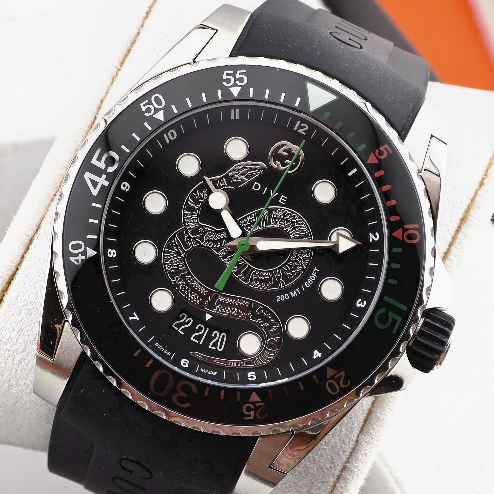 Gucci Dive Snake Black Dial Silver Steel Strap Watch For Men YA136217 - Image 10