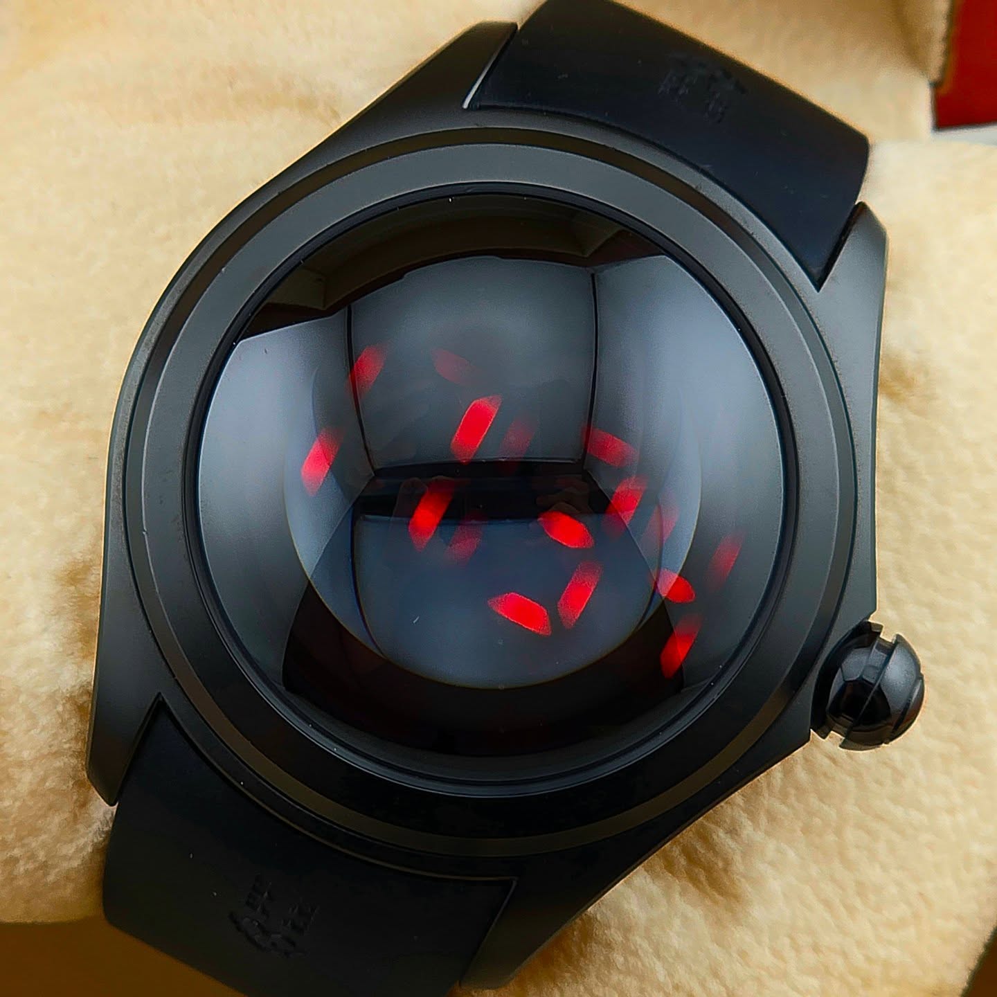 CORUM Bubble 47 Disconnected Model Number: 08.0019 - Image 5