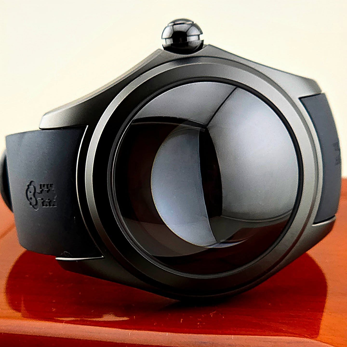 CORUM Bubble 47 Disconnected Model Number: 08.0019 - Image 9