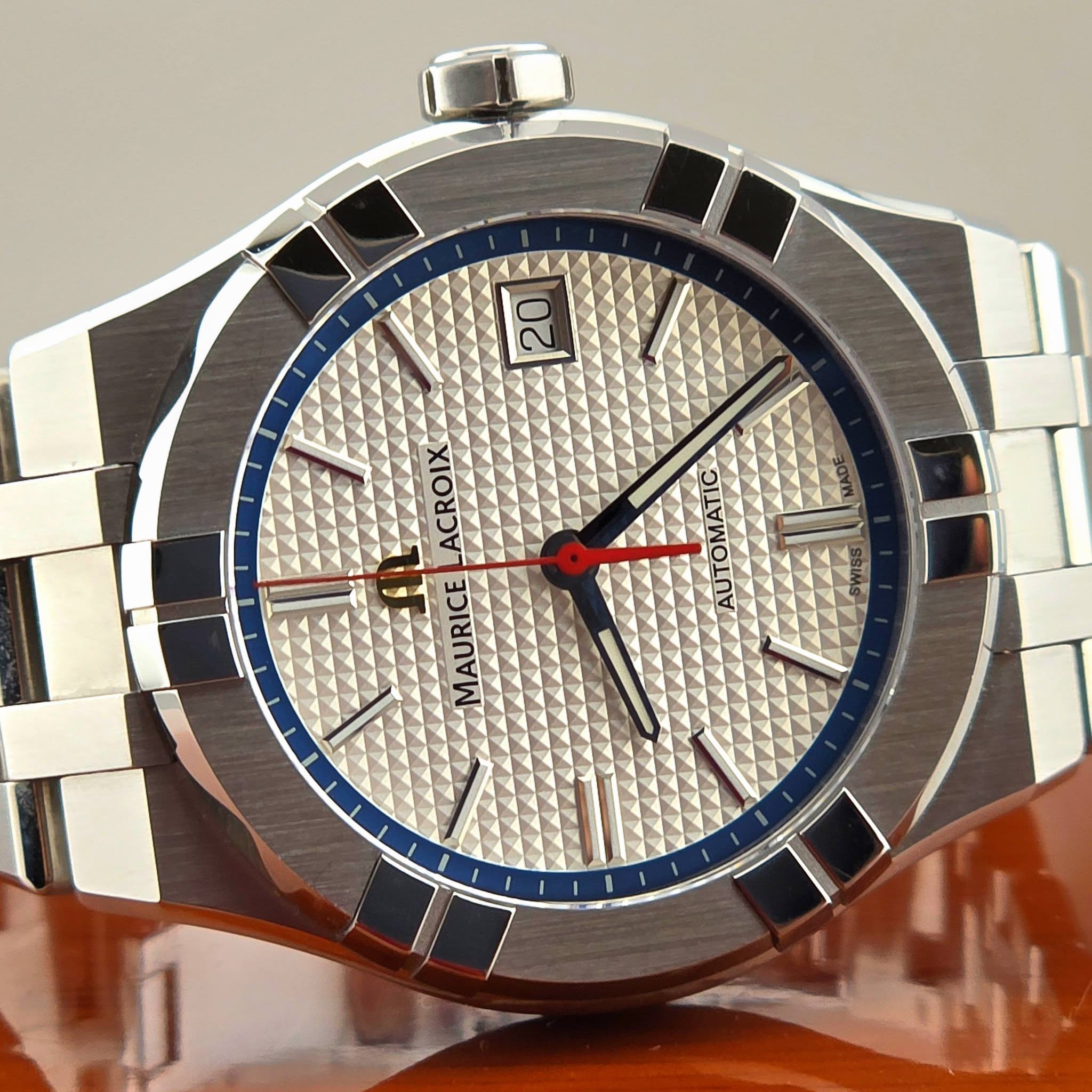 Maurice Lacroix x Pond Review AIKON Automatic Limited Edition 39 mm Ref: AI6007-SS00F-130-A - Image 7
