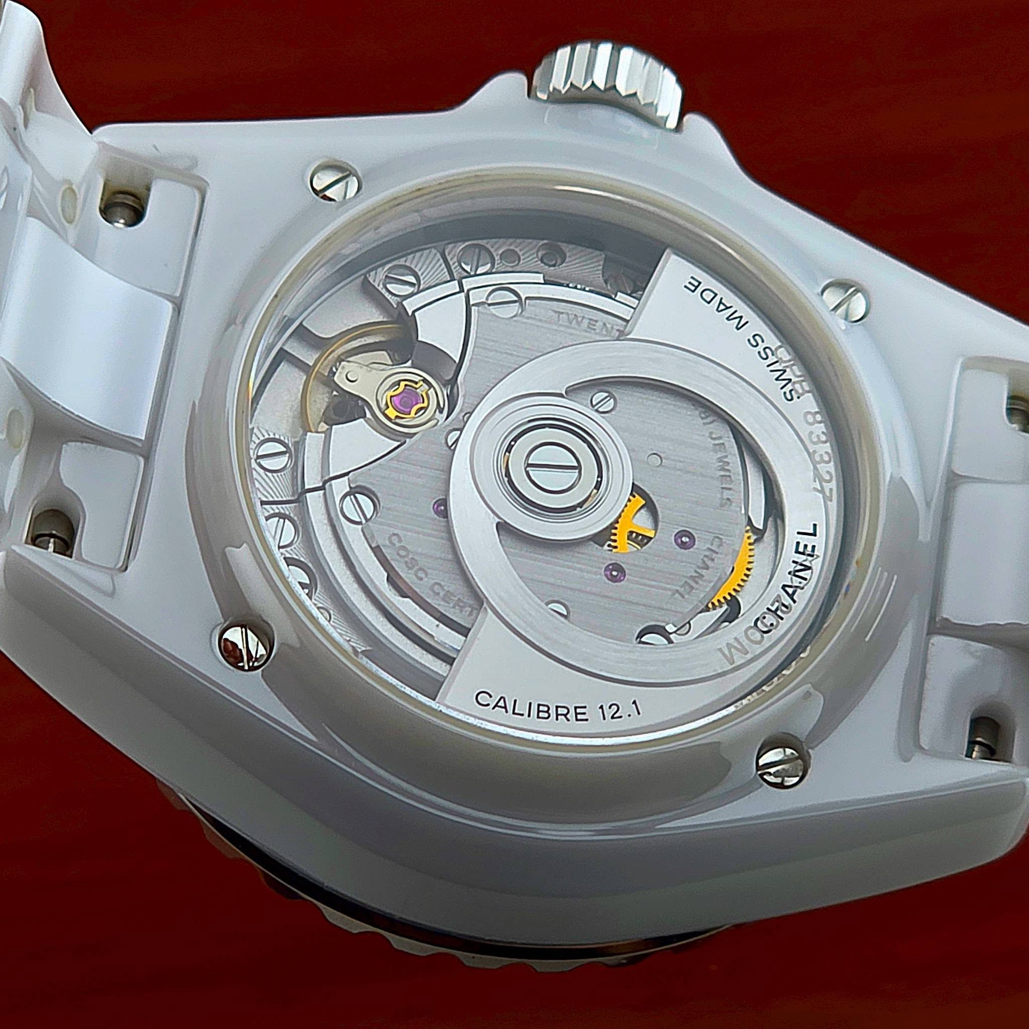 CHANEL J12 Automatic Calibre 12.1 (White Ceramic 38mm) Ref. H5700 - Image 2
