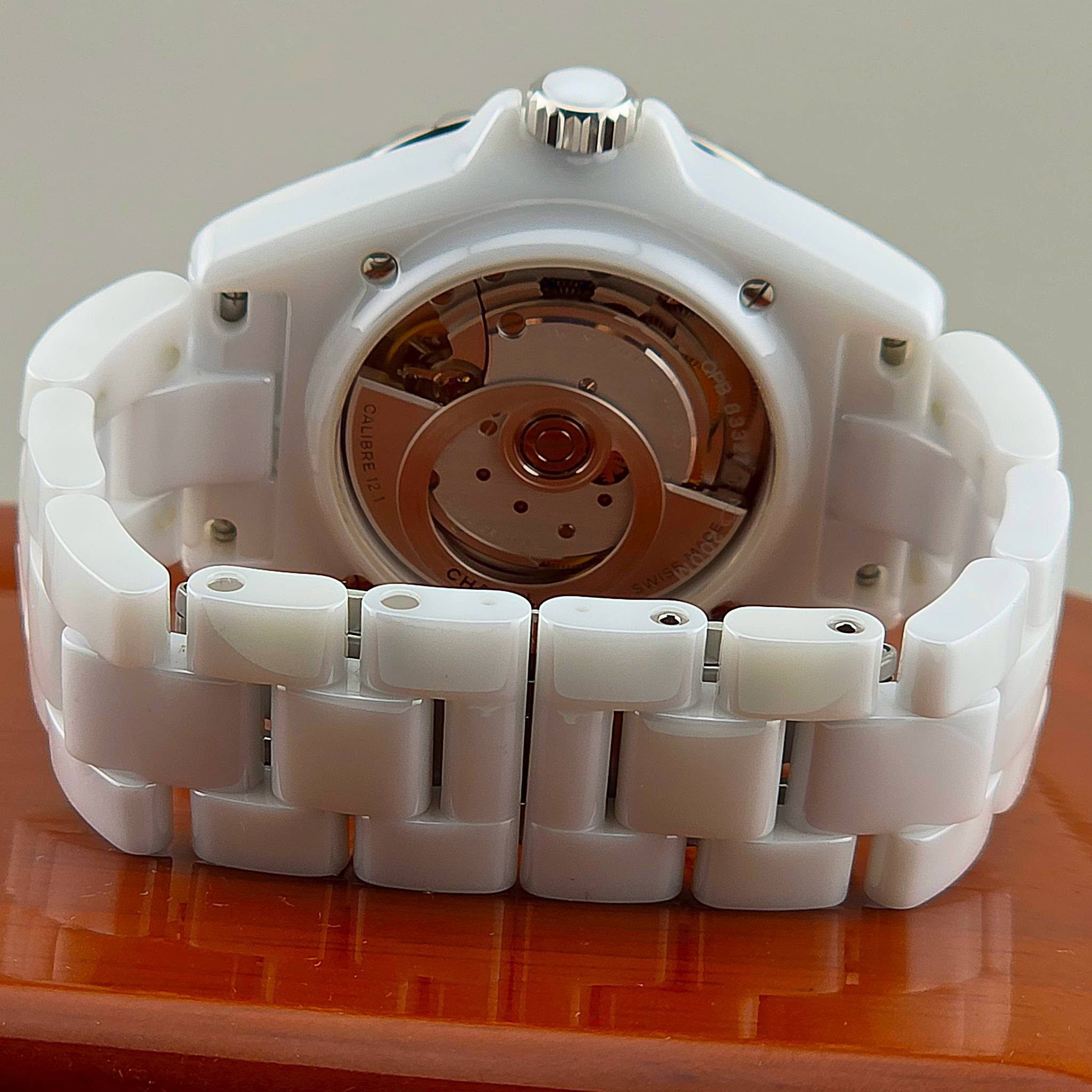 CHANEL J12 Automatic Calibre 12.1 (White Ceramic 38mm) Ref. H5700 - Image 3