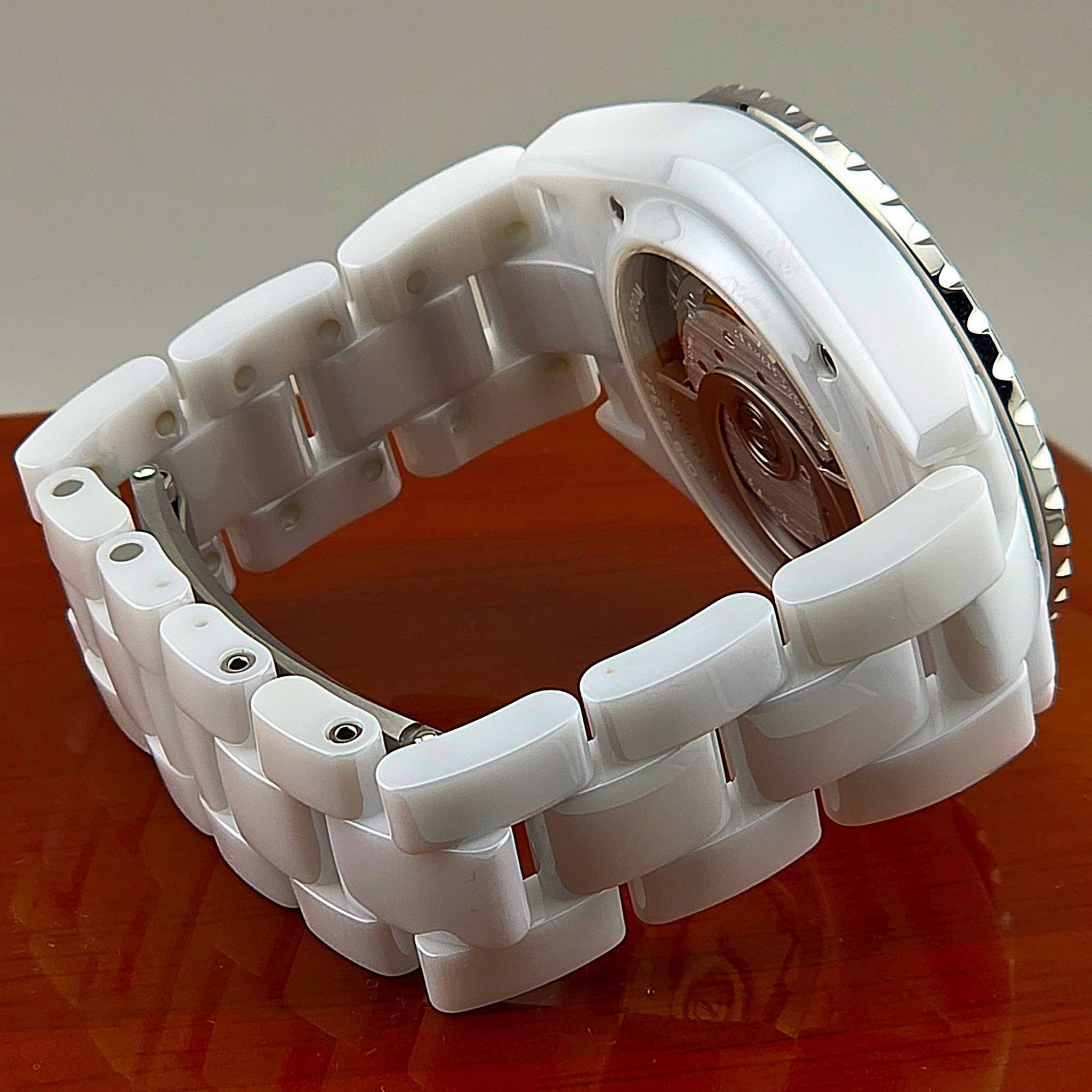 CHANEL J12 Automatic Calibre 12.1 (White Ceramic 38mm) Ref. H5700 - Image 8