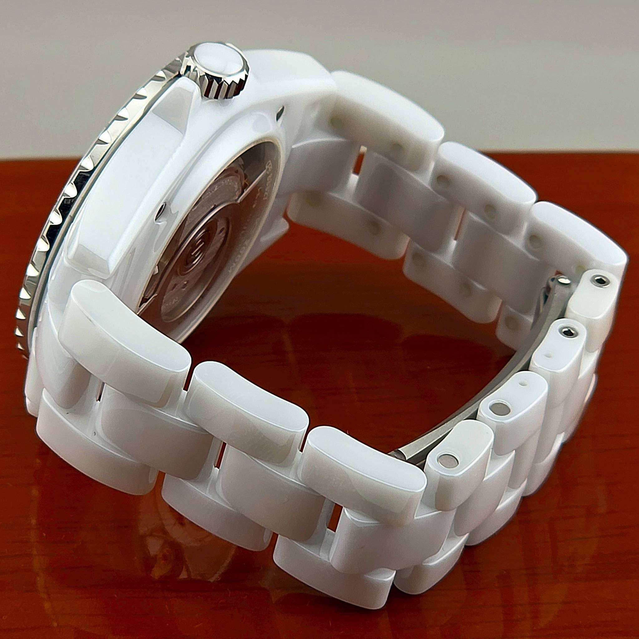 CHANEL J12 Automatic Calibre 12.1 (White Ceramic 38mm) Ref. H5700 - Image 10