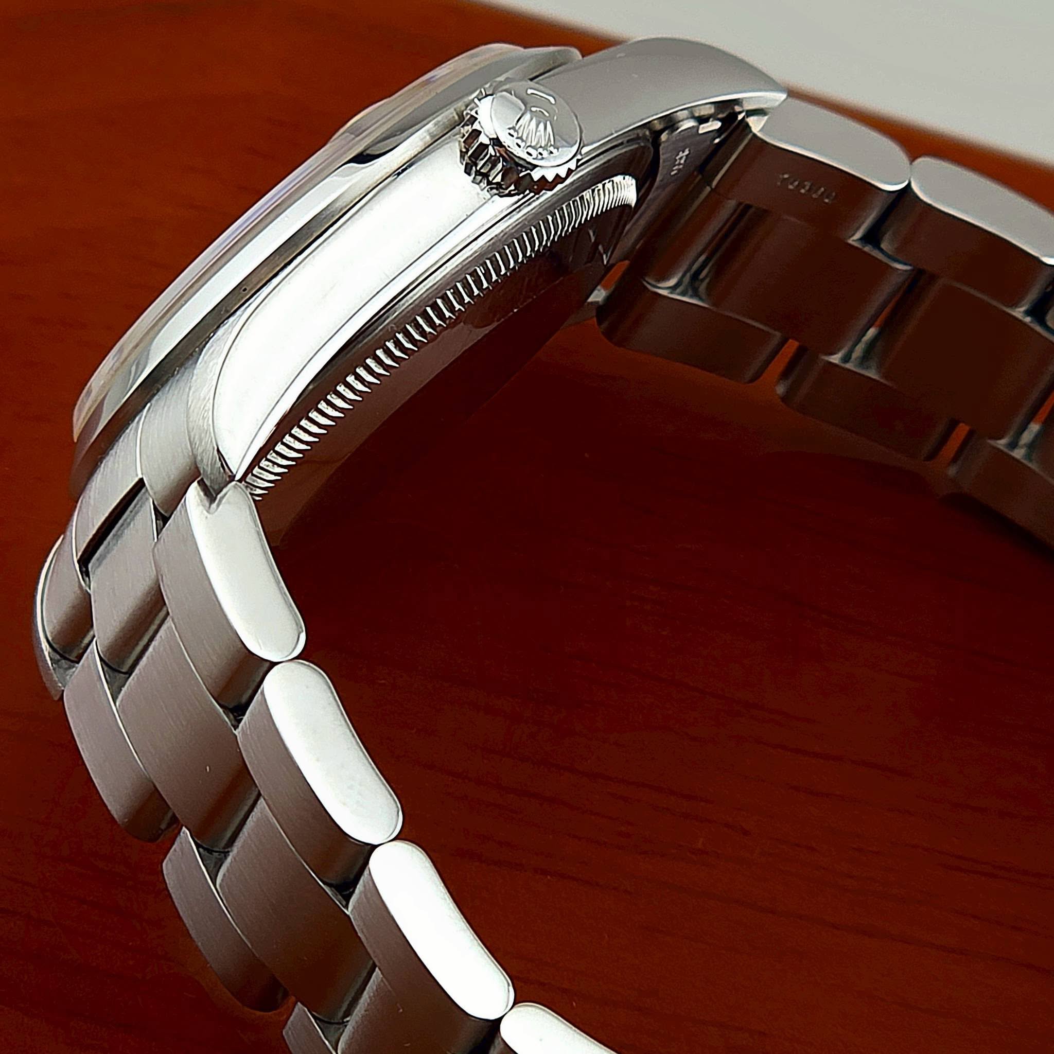Rolex Oyster Perpetual Datejust Ref. 16200 Blue Roman Dial - Image 6