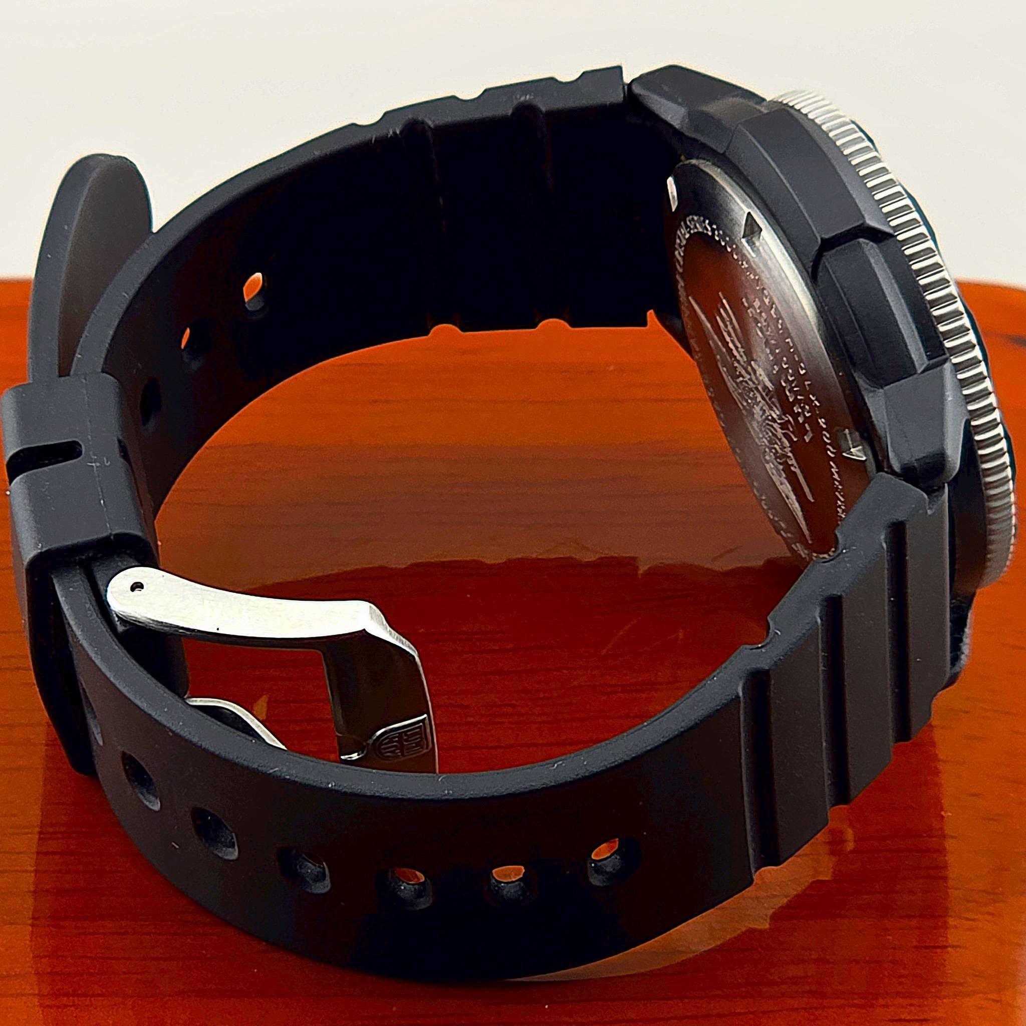 Luminox Navy SEAL Original 3000 Heritage Ref. XS.3001.H - Image 7