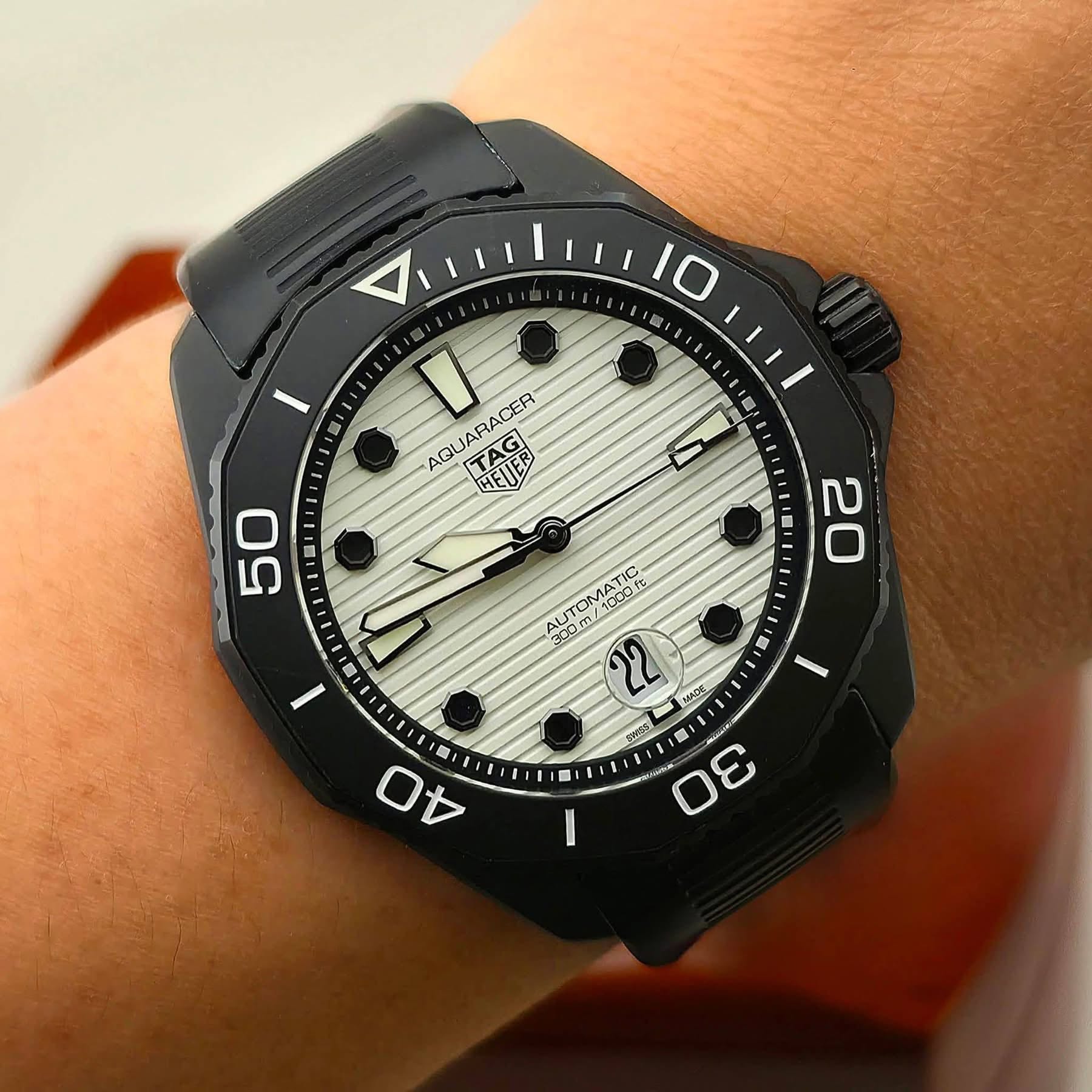 TAG Heuer Aquaracer Professional 300 Date Automatic 43 mm Steel coated with DLC WBP201D.FT6197 - Image 2