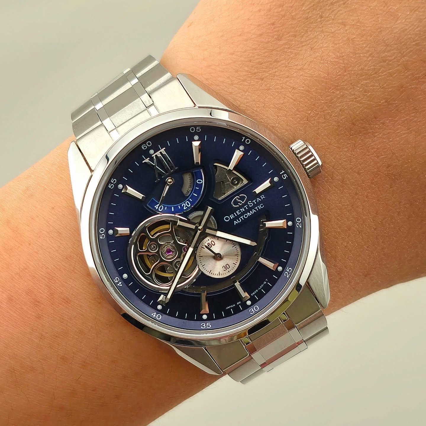 ORIENT STAR รุ่น Contemporary Mechanical RE-AV0003L Blue Dial - Image 3