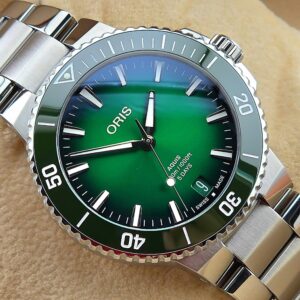 Oris Aquis Date Calibre 400 Green Dial 01 400 7790 4157-07 8 23 02PEB