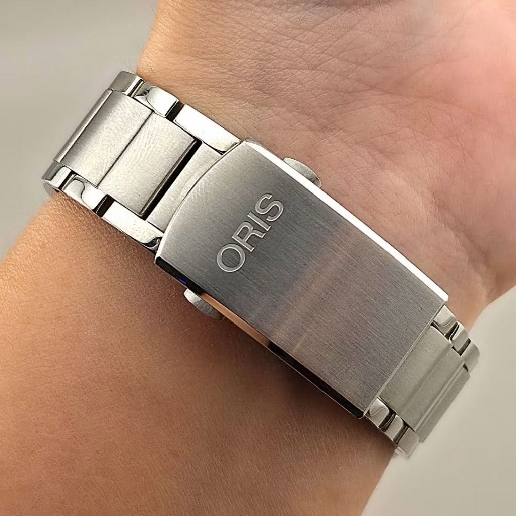 Oris Aquis Date x Bracenet Ref: 01 733 7730 4137-07 8 24 05PEB - Image 9