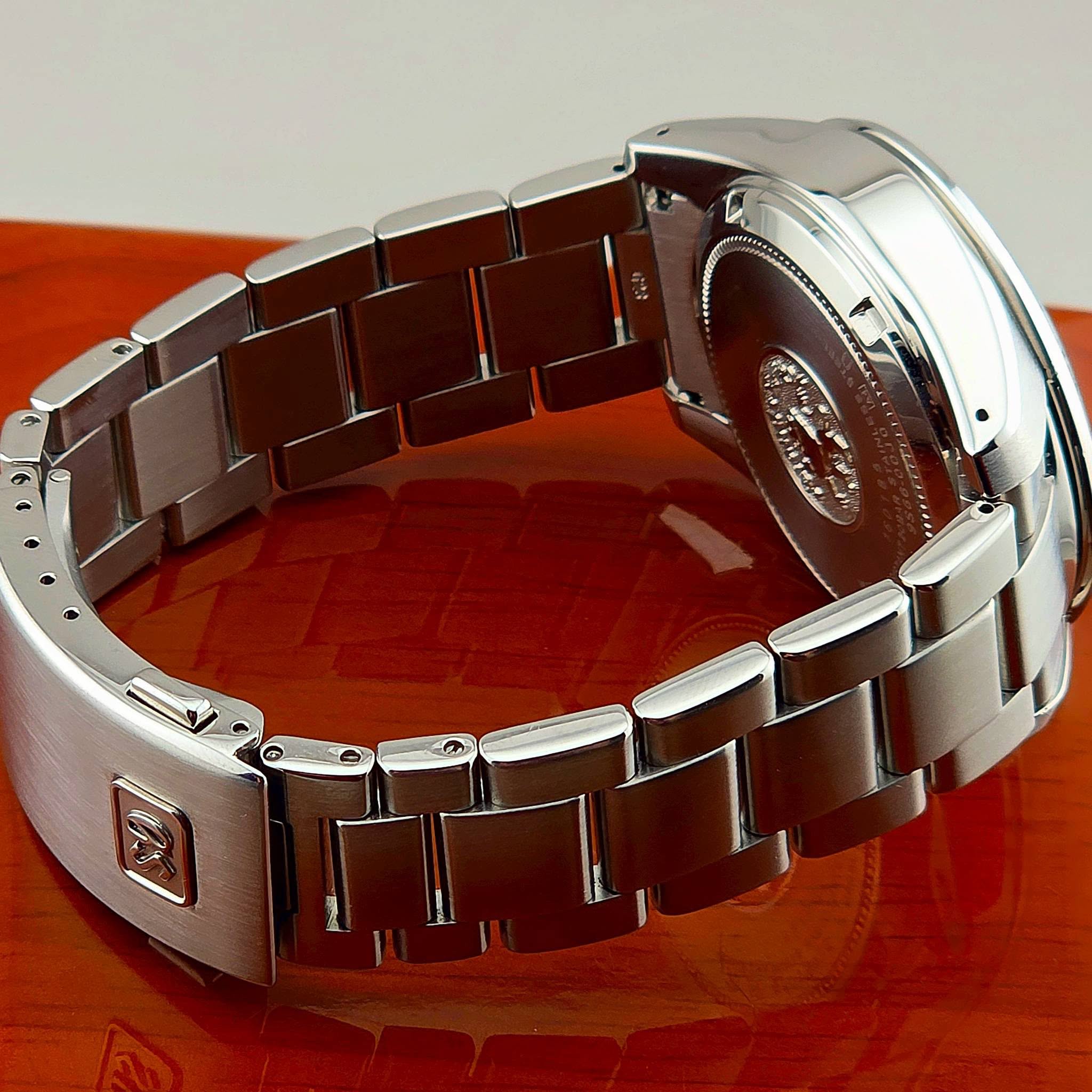 Grand Seiko Sport Collection GMT Ref. SBGM245G - Image 5