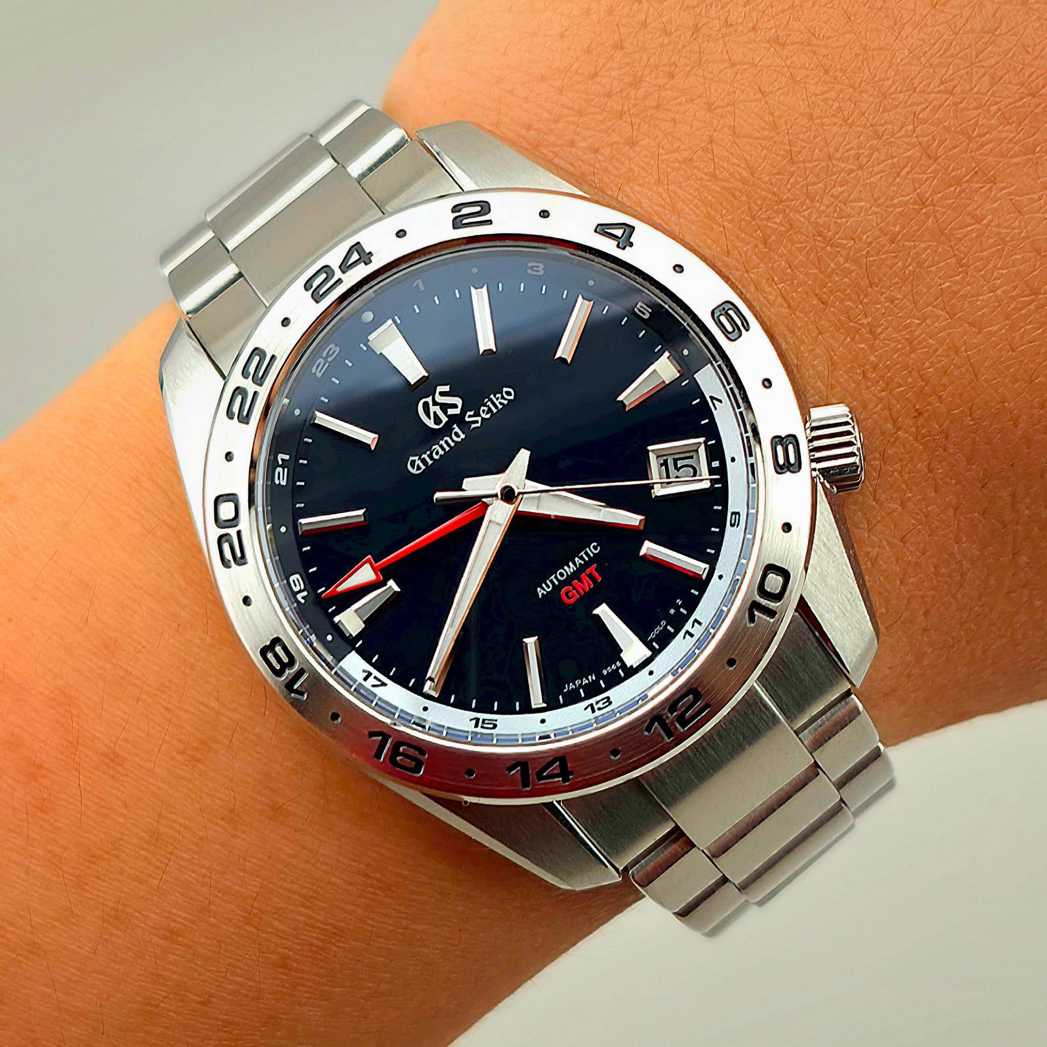 Grand Seiko Sport Collection GMT Ref. SBGM245G - Image 9